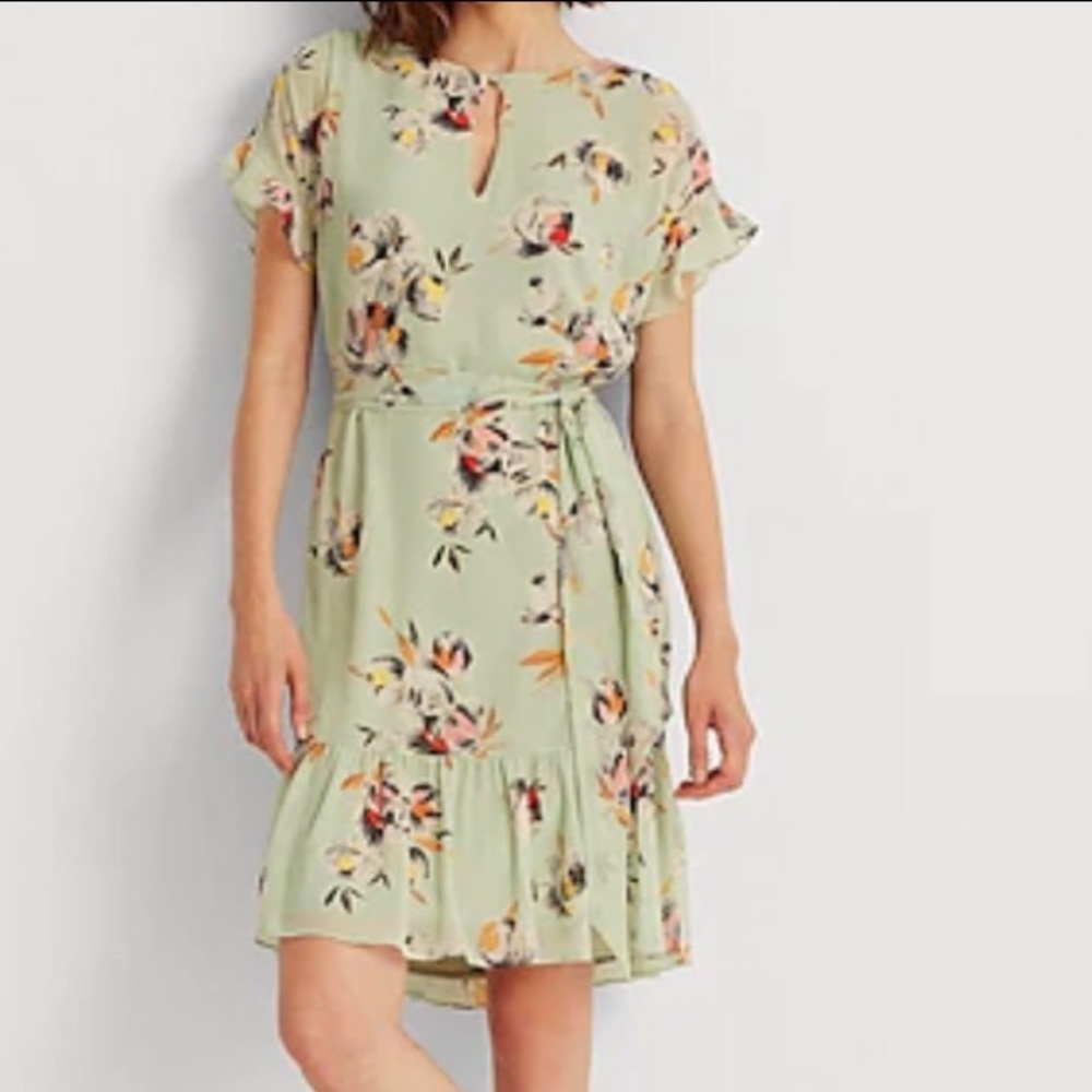 Lauren Ralph Lauren floral crinkled georgette dress in sage green size 8 EUC
